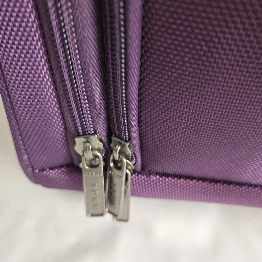 NWOT TPRC Purple Travel Bag And USB Port Shoe Pocket Retractable Handle Carry-on - Picture 5 of 16